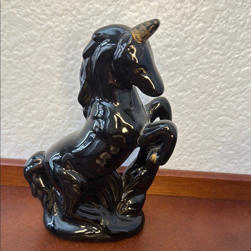 Elegant Black Unicorn Figurine Set - Picture 6 of 10